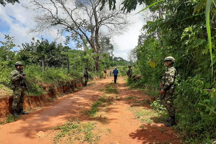 Ejército hace presencia en la vereda La Cabaña ubicada en San José de Uré (Córdoba) lugar de la primera masacre. / Cortesía de Periodismo Investigativo.