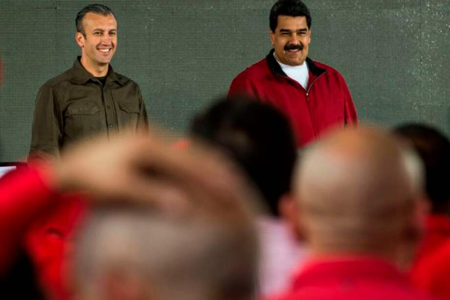 El ministro de Petróleo, Tareck El Aissami y Maduro; el primero dio positivo por coronavirus.