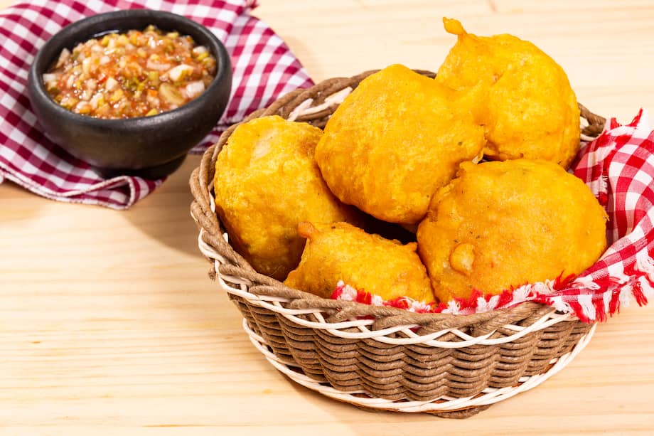 Papas rellenas, exponente de la gastronomía latinoamericana.