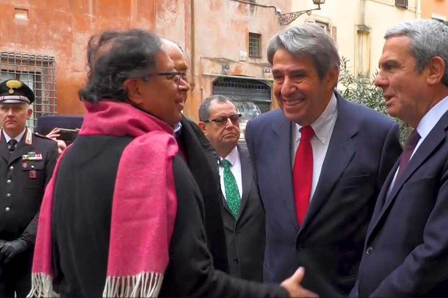 El presidente tuvo una reunión con la comunidad de Sant'Egidio, un movimiento internacional de personas que promueven la paz en el mundo.