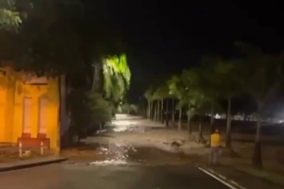 El desbordamiento del río Tuluá provocó inundaciones en el casco urbano.