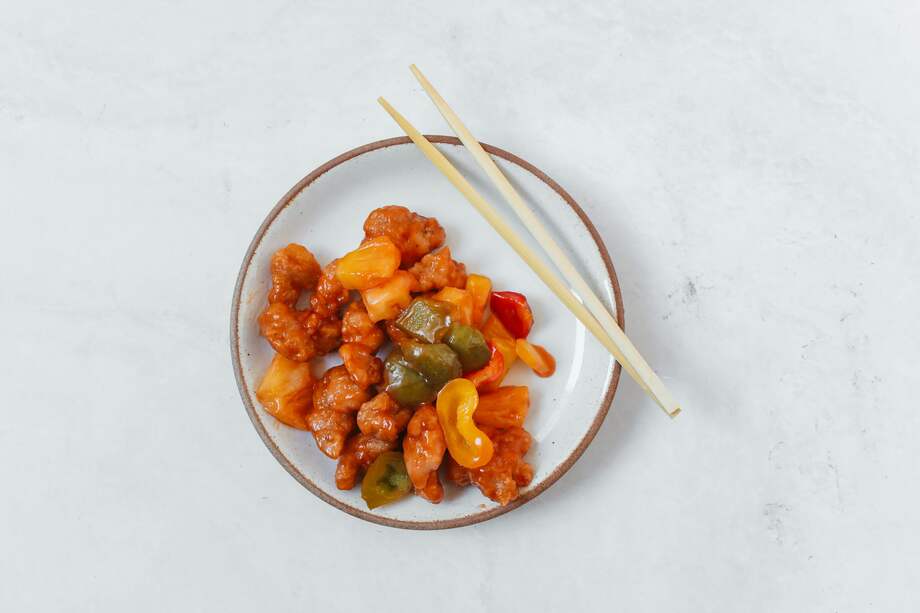 Este cerdo agridulce también puedes servirlo con puré de papa.