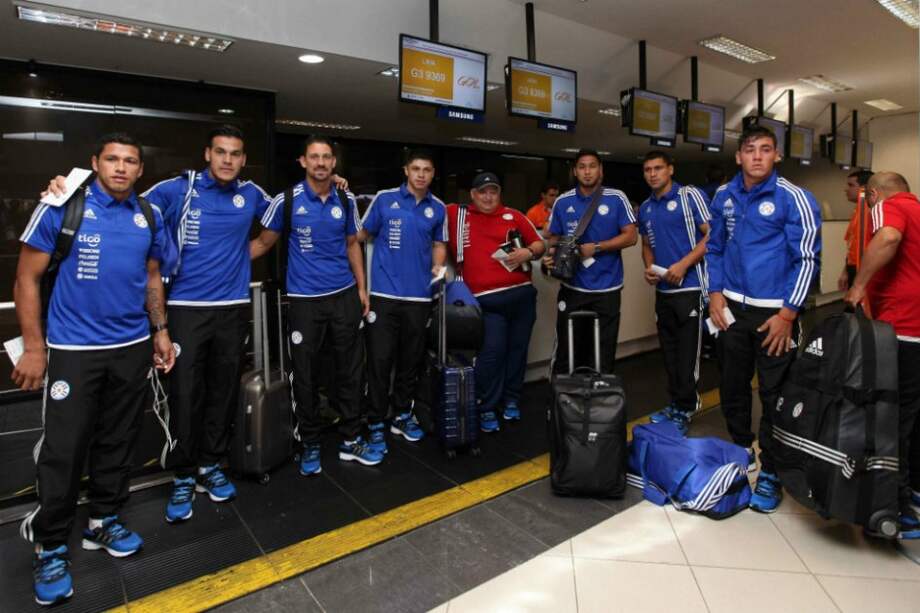 El plante paraguayo viajó este lunes a Lima, donde jugará contra Perú. / EFE
