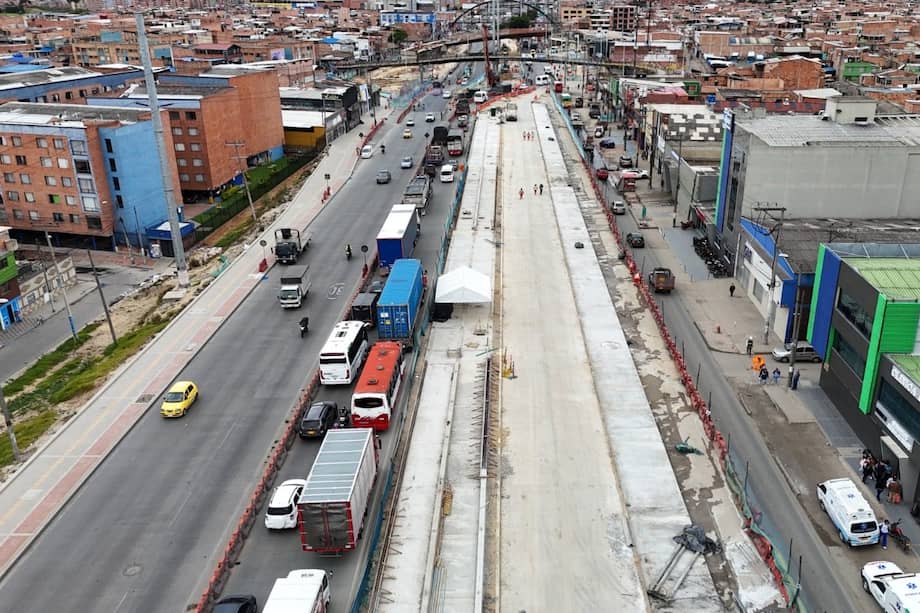 La infraestructura se construye en la intersección de la Autopista Sur.