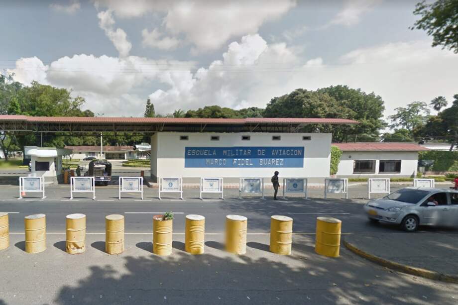 Dos tripulantes de una aeronave militar murieron tras un accidente en Cali