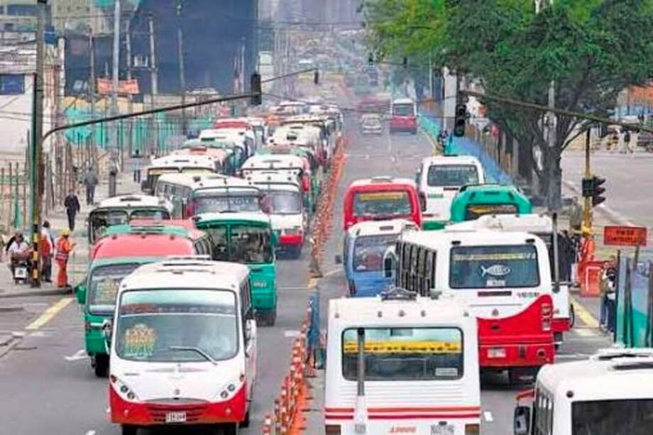 Incierto comienzo de pico y placa para buses en Bogotá