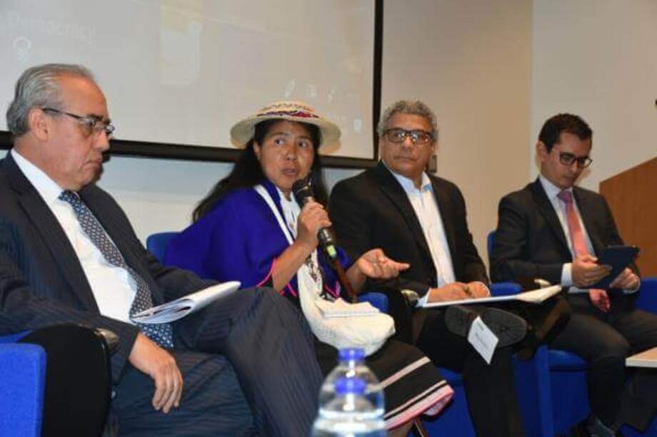 Foro: Política en Colombia, actividad de alto riesgo/ Mauricio Sánchez