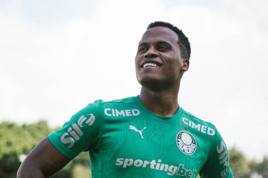 Jhon Arias levantó su primer título con la camiseta de Palmeiras.