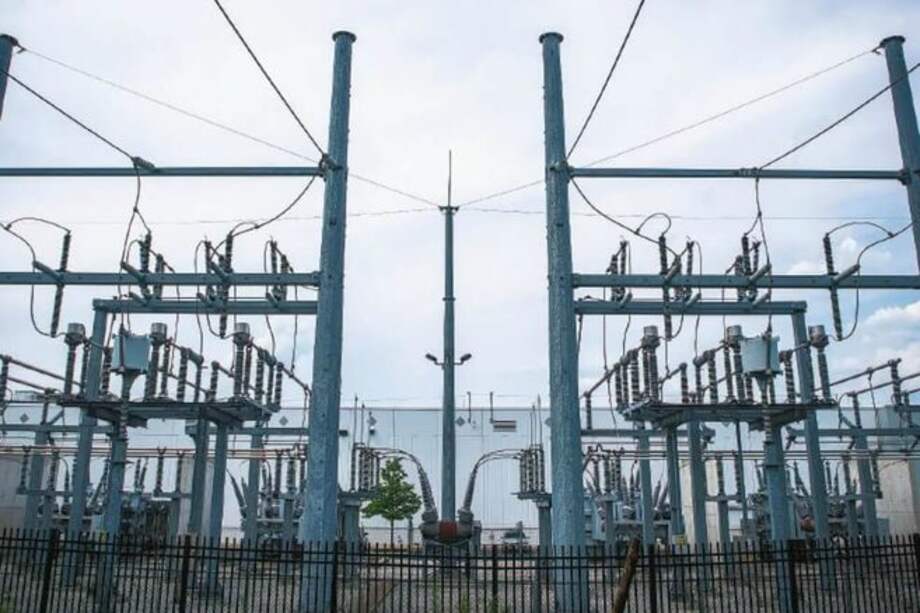 La Superintendencia de Servicios Públicos multó a siete empresas de gas y electricidad.