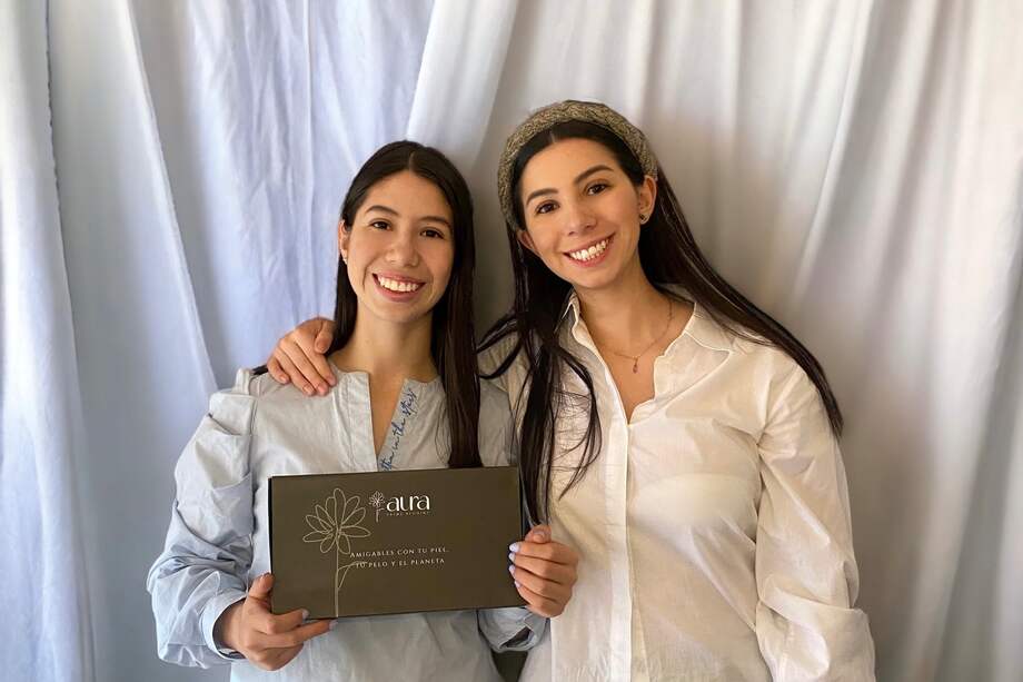 Ellas son Laura y Manuela Bastidas, las emprendedoras detrás de Aura, una marca especializada en belleza, cosmética y cuidado personal.