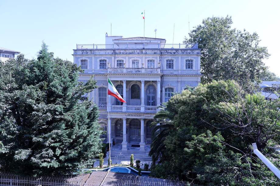 Vista del Consulado de Irán en Estambul, Turquía, donde se retomaron los diálogos nucleares con los países europeos.