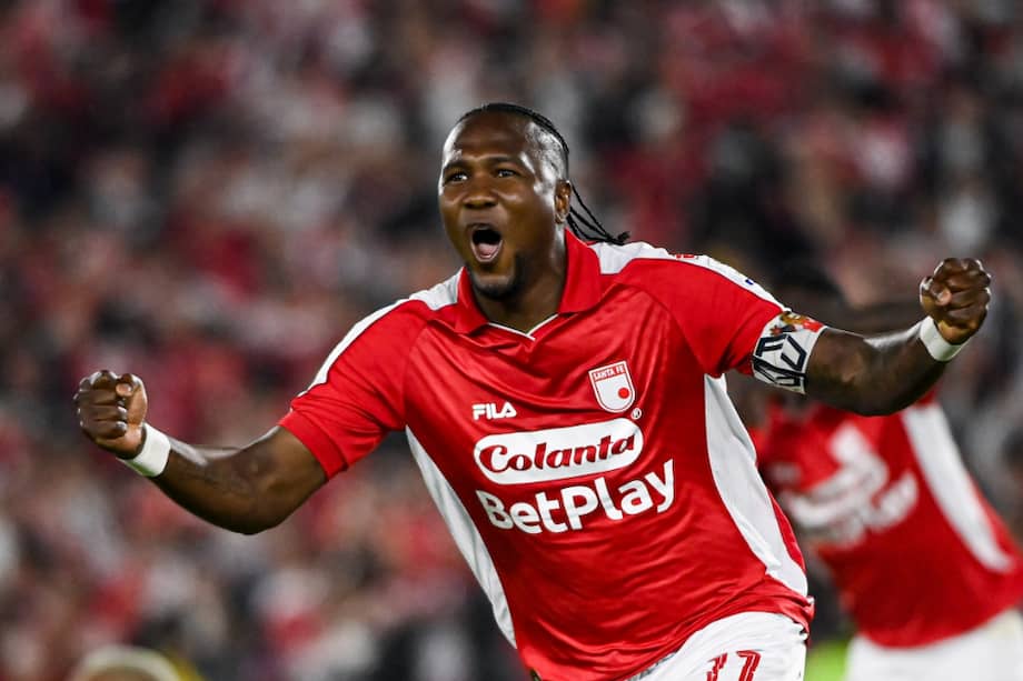 Hugo Rodallega marcó en Barranquilla y ahora, en Bogotá, volvió a registrarse en el marcador con una joya de tiro libre.