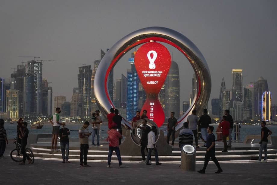 La moneda oficial de Catar es el riyal qatarí, también llamado rial qatarí o, simplemente, qatarí.