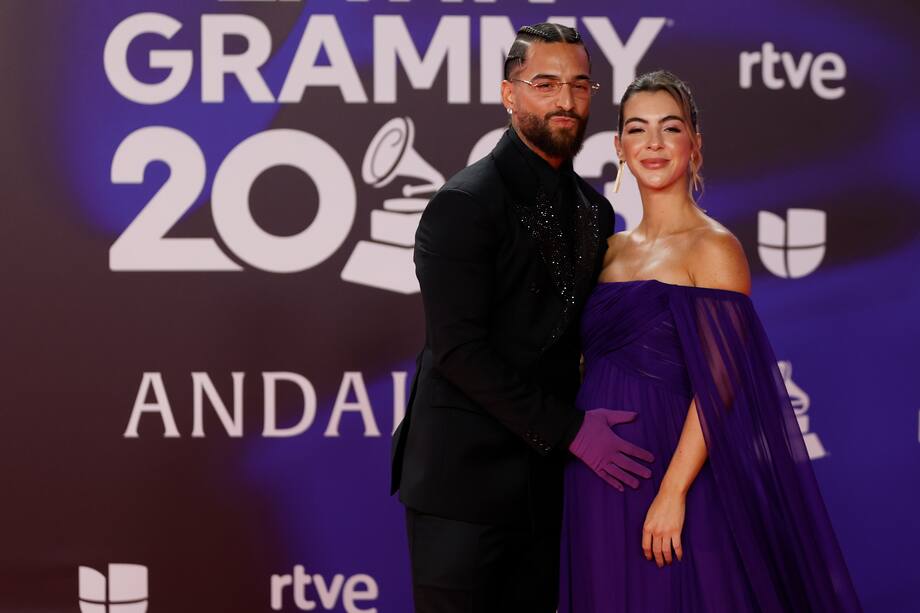 Seguidores de Maluma aseguran que el músico colombiano se ve más feliz que nunca gracias al embarazo de su novia, Susana Gómez.