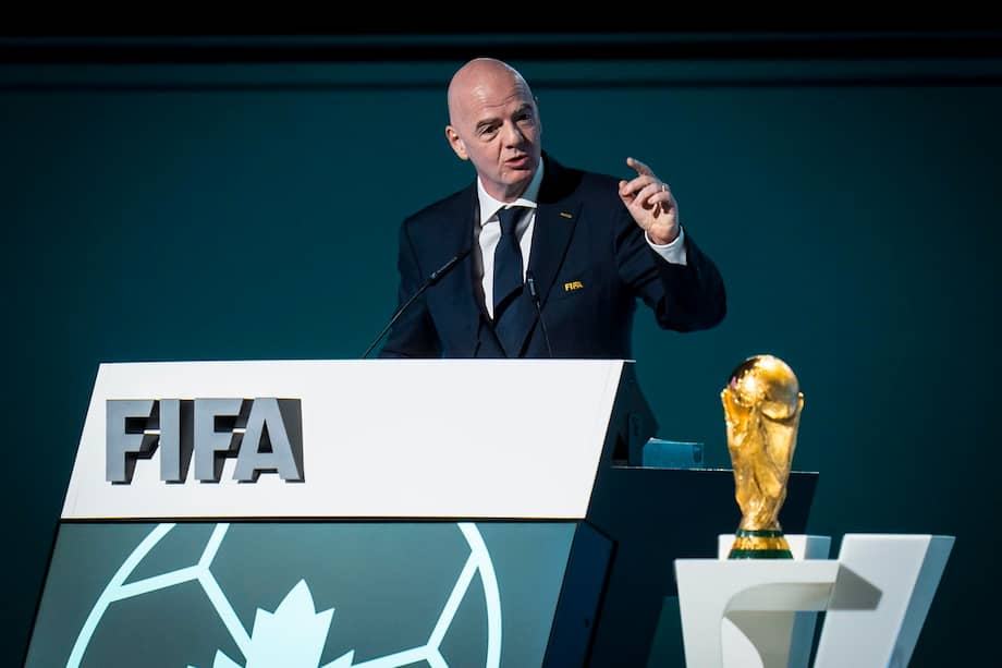 Gianni Infantino, presidente de la FIFA, fracasó en su intento de vender parte de los derechos comerciales del torneo a inversionistas estadounidenses.