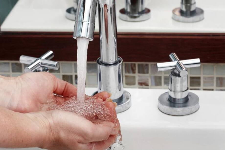 Consejos prácticos para ahorrar agua y luz