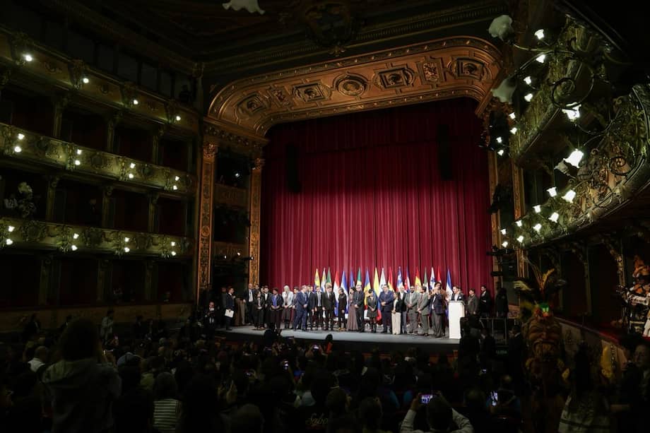 El Congreso Artes para la Paz tuvo su acto de clausura en el Teatro Colón el 15 de mayo de 2026.