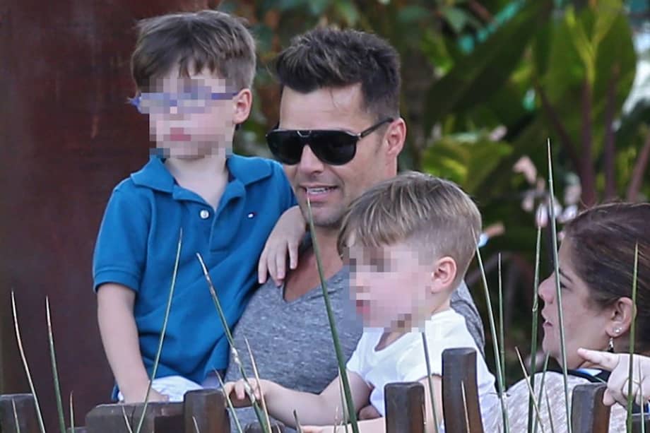 Ricky Martin con sus hijos.