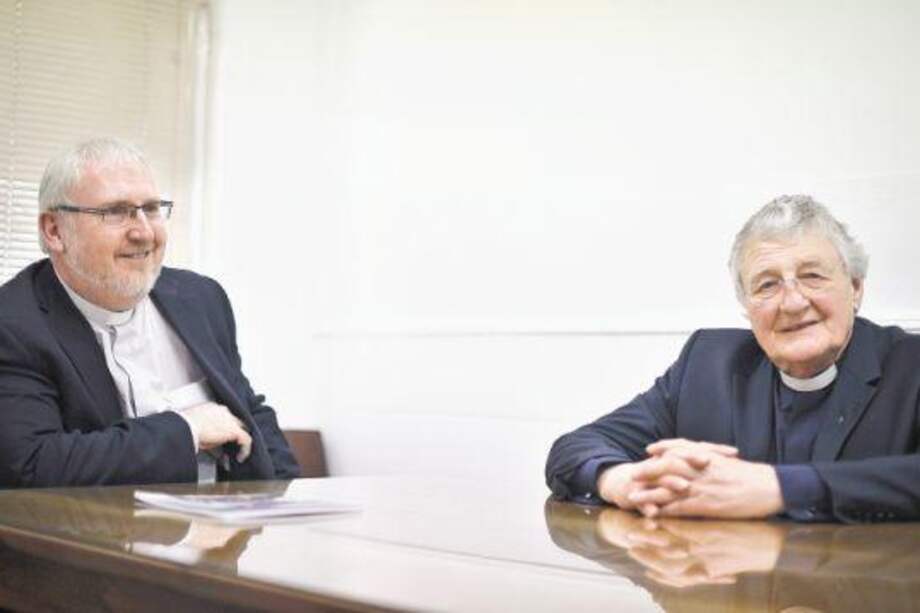 El reverendo Harold Good y el padre católico Michael Kelleher fueron testigos de primera mano de la entrega de armas en Irlanda del Norte.