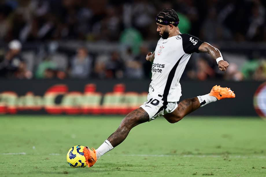 Memphis Depay, defendiendo los colores de Corinthians.