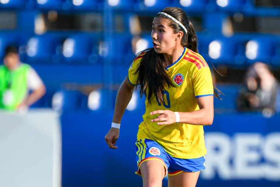 Mariana Silva en acción con la selección de Colombia durante el Sudamericano Femenino Sub-20 de Paraguay 2026. / FCF