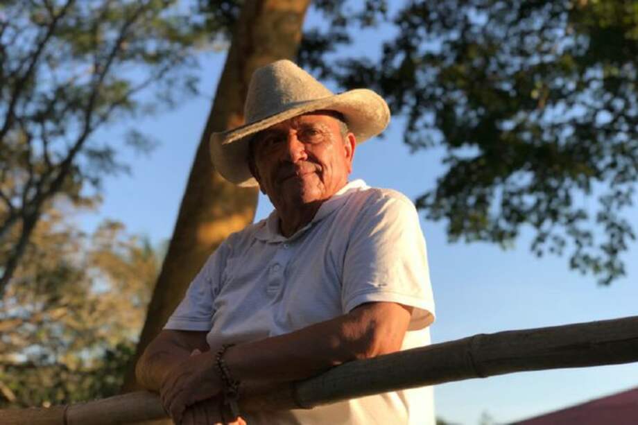 ¿Cuál fue el aporte cultural del Cholo Valderrama en la producción “Jinetes del paraíso”?