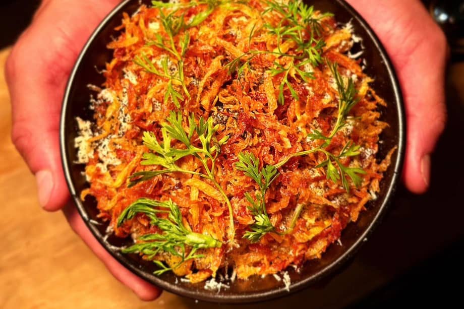 Intruso es un restaurante que rinde homenaje a la comida callejera y queda ubicado en el barrio 7 de agosto de Bogotá.