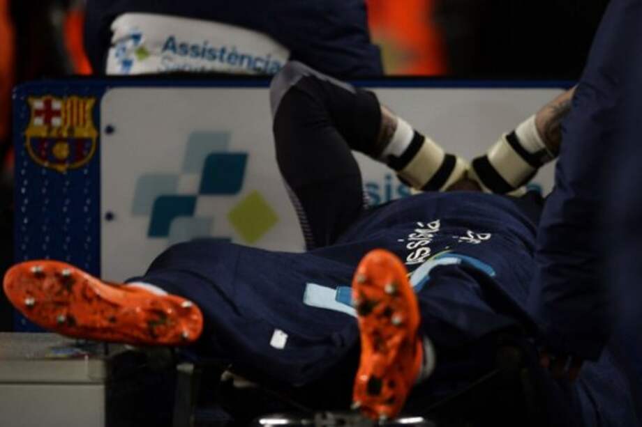 Víctor Valdés sufrió rotura de ligamento y se perderá el Mundial