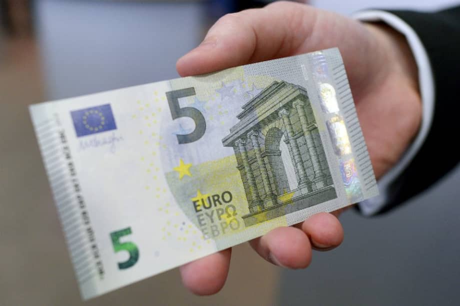 BCE mantiene los tipos de interés en 0,05 % para evitar una recesión