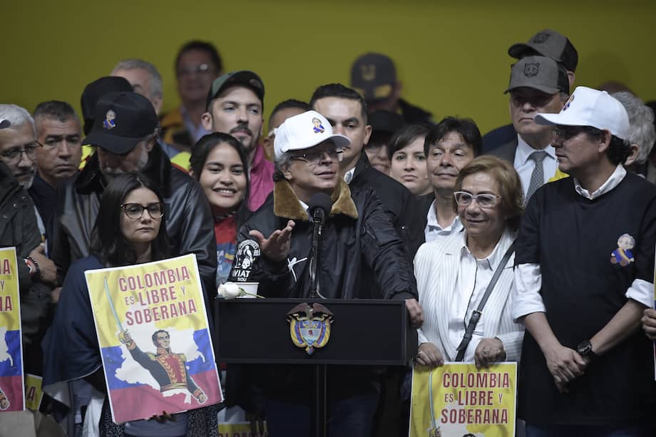 El presidente Gustavo Petro aseguró, desde la Plaza de Bolívar, que aceptó dialogar de forma directa con el mandatario Donald Trump en Washington.