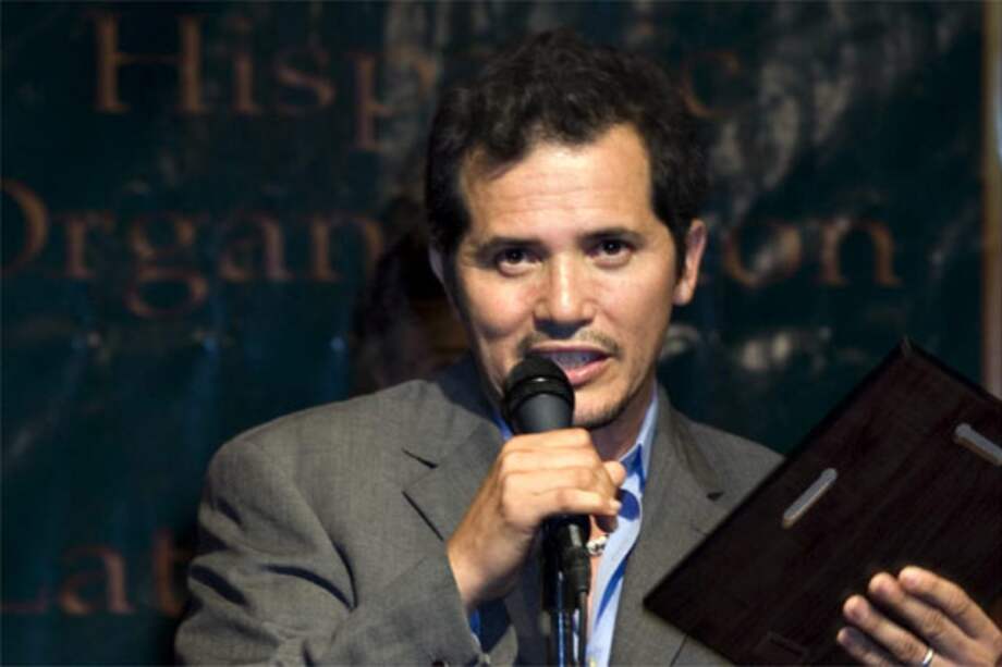 Leguizamo gastó 15.000 dólares en maquillaje y accesorios para ofrecerles a los productores una muestra del parecido que podría lograr con Escobar.