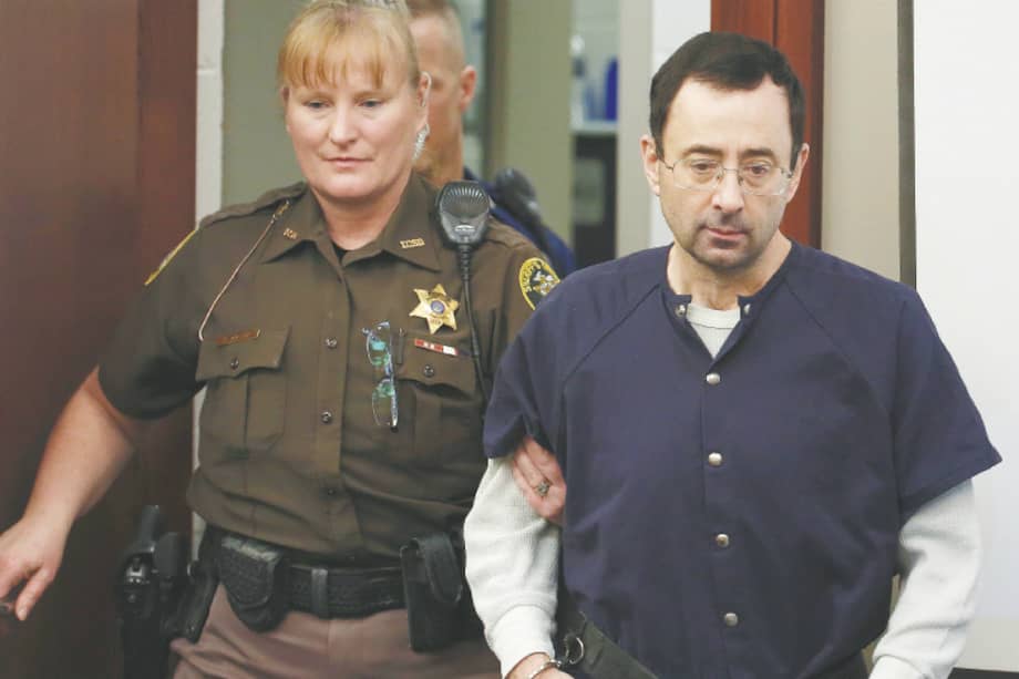 Más de 120 mujeres, la mayoría deportistas olímpicas, denunciaron haber sido abusadas sexualmente por el exmédico estadounidense Lawrence Nassar, condenado a una pena de hasta 175 años. / AFP