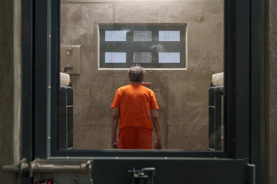 Fotografía tomada de la cuenta en X del presidente de Ecuador, Daniel Noboa, que muestra al exvicepresidente Jorge Glas en su celda en la cárcel del Encuentro, en Santa Elena.