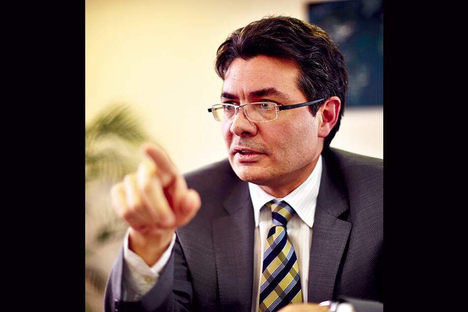 Alejandro Gaviria, ministro de Salud, afronta retos para seguir en su cargo. Archivo