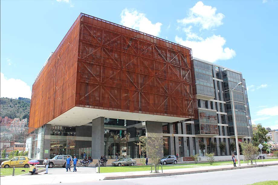 Avanzar en una maestría en Enfermería en Salud Mental y Psiquiatría en la Universidad El Bosque es apostar por una cultura que promueva la vida, su calidad y su sentido.