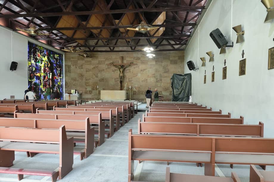 Imágenes de la capilla de la Universidad Nacional.