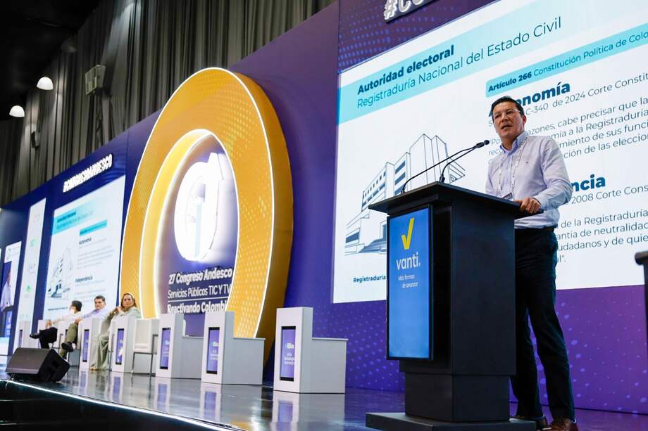 El registrador Penagos defendió la autonomía de la entidad electoral durante su aparición en el Congreso Andesco.