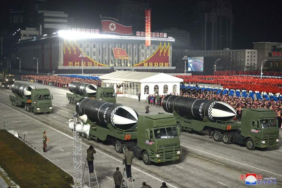 Corea del Norte mostró sus misiles balísticos durante un desfile militar en Pyongyang a principios de este año.