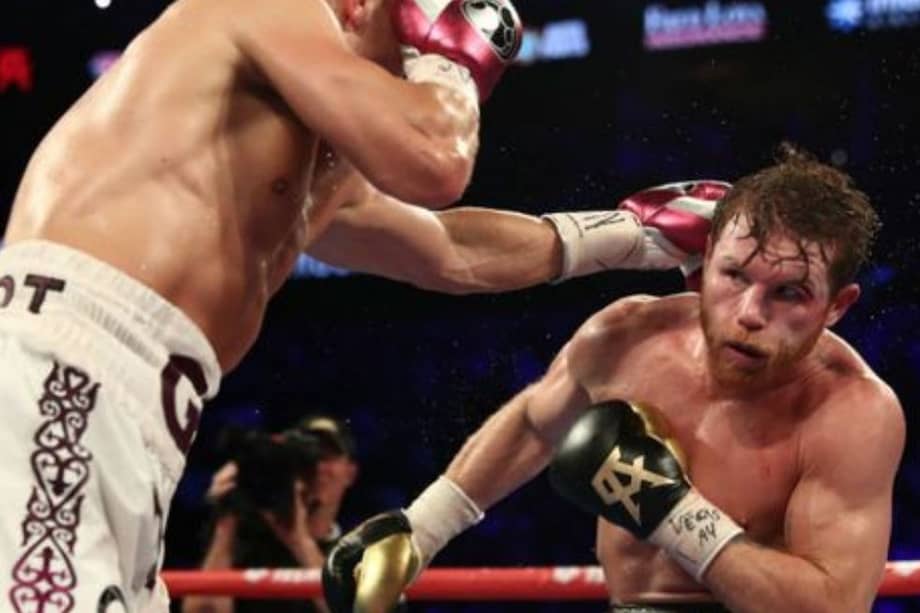 El boxeador mexicano Santos Saúl Álvarez Barragán, conocido como "Canelo", ha ganado campeonatos mundiales en cuatro categorías distintas. Actualmente Álvarez tiene pactada una remuneración de 365 millones por once combates.