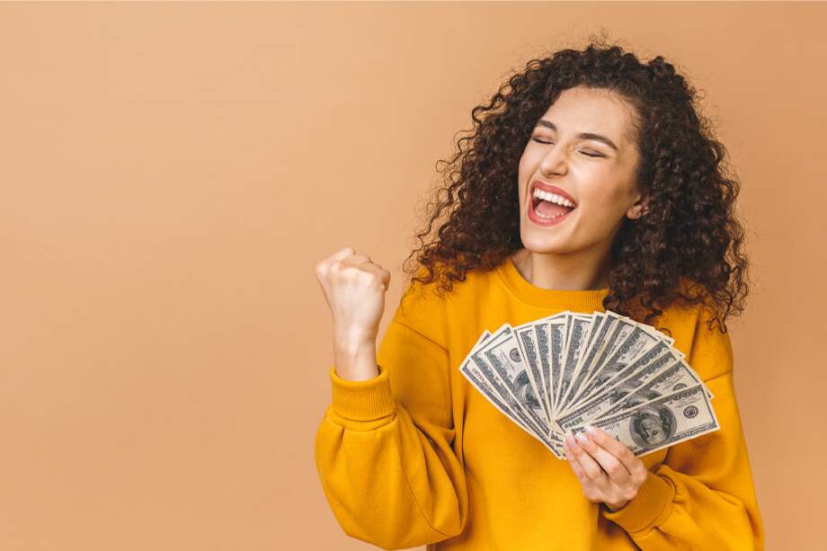 Evite pagar en varias cuotas bienes no duraderos, como el mercado o restaurantes.