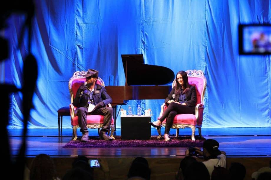 ulieta Venegas y Robi Draco Rosa en el Festival Abrapalabra 2015. / Cortesía.