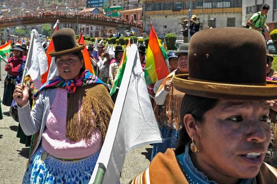 En las principales ciudades bolivianas se han presentado masivas manifestaciones a favor de uno u otro candidato. / AFP