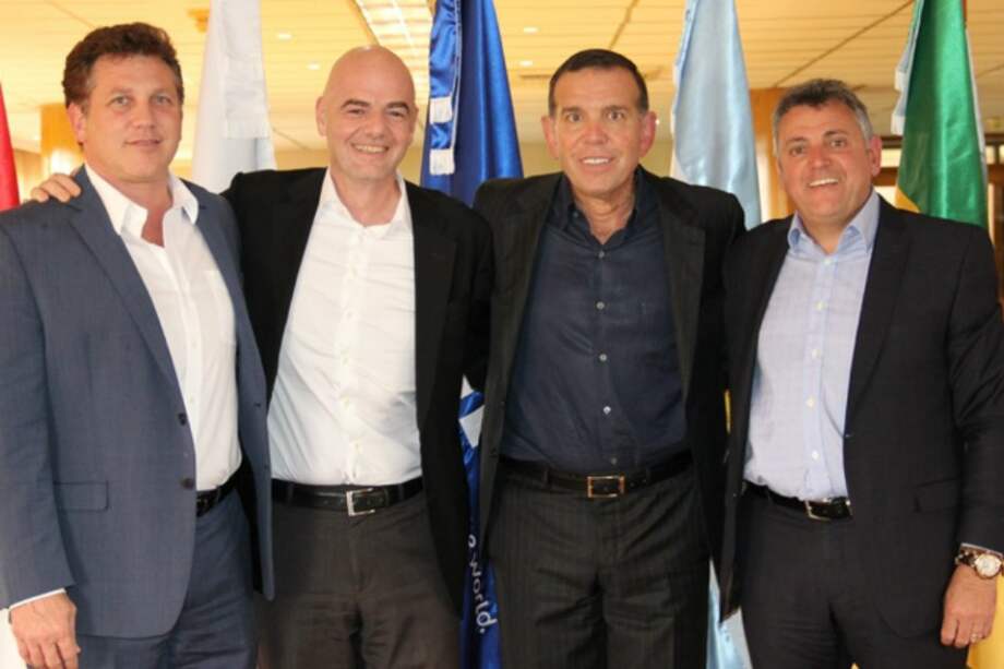 Juan Ángel Napout acompañado de Alejandro Domínguez, Gianni Infantino y Wilmar Valdez. Foto: Conmebol