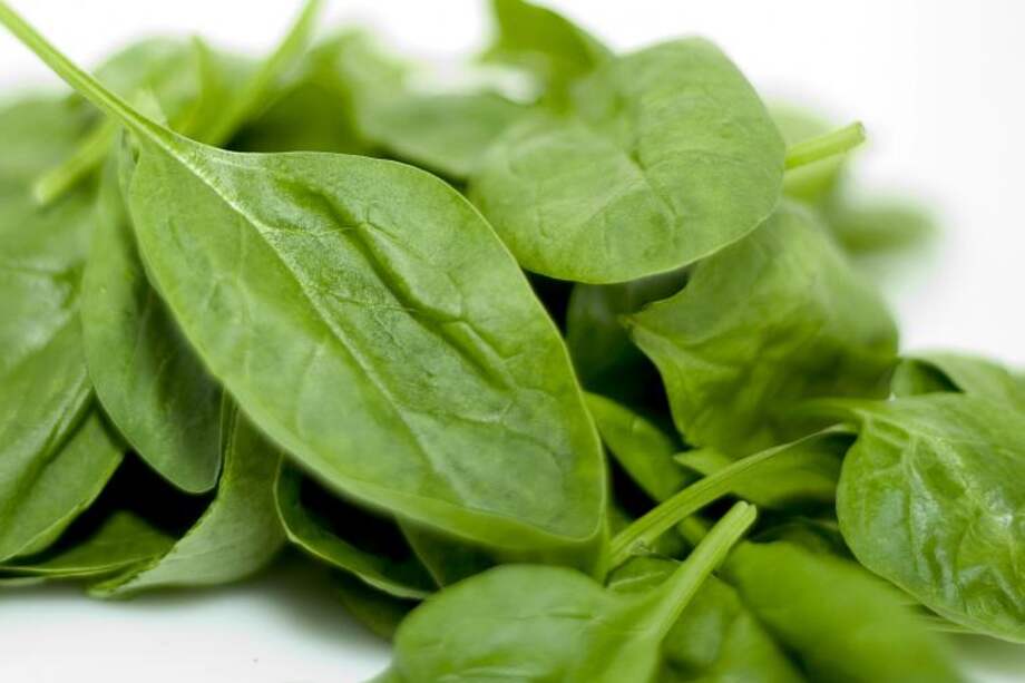 ¿Por qué es bueno comer espinaca?