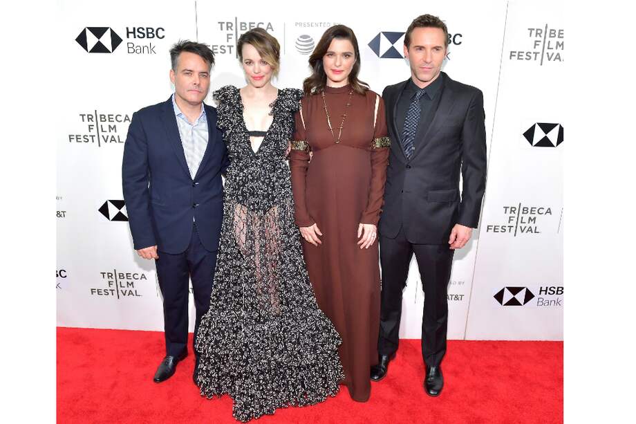 El director de "Disobedience", Sebastian Lelio, junto a los actores Rachel McAdams; Rachel Weisz y Alessandro Nivola. / AFP