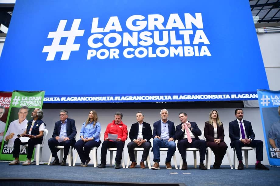 La Gran Consulta por Colombia la integran Juan Daniel Oviedo, Mauricio Cárdenas, Paloma Valencia, Juan Manuel Galán, Aníbal Gaviria, Enrique Peñalosa, Juan Carlos Pinzón, Vicky Dávila y David Luna.