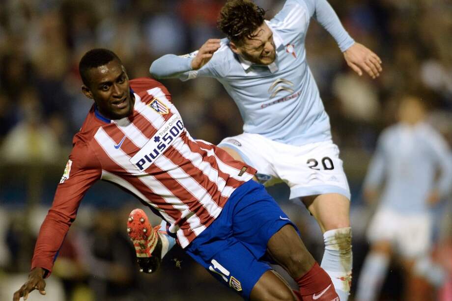 Jackson Martínez (i) en el partido de Copa del Rey contra el Celta de Vigo. / AFP