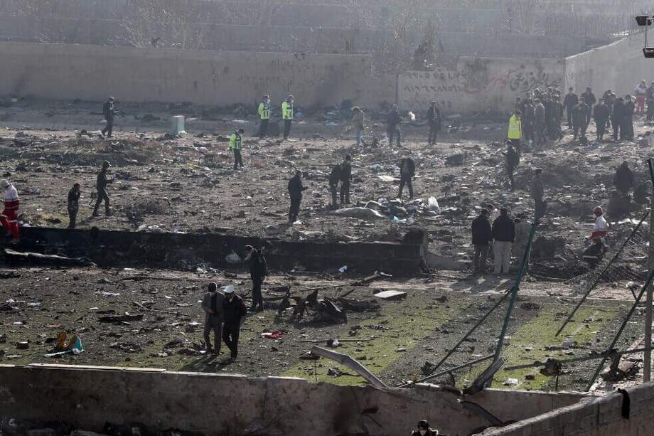 Según la diplomacia ucraniana, a bordo del Boeing había 82 iraníes, 63 canadienses, 10 suecos, 4 afganos y 3 británicos. / EFE