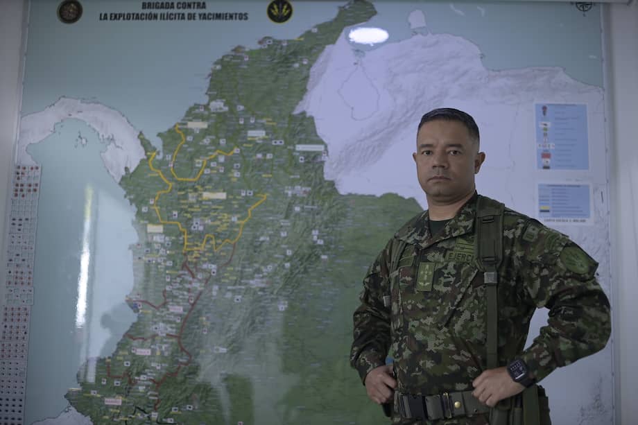 El coronel Jhaderson Torres Enciso, comandante de la Brigada Contra la Explotación Ilícita de Yacimientos Mineros del Ejército, señaló que las rentas de la explotación ilegal del oro superó las del narcotráfico.