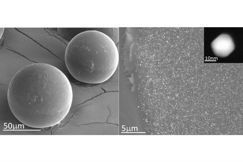 Vista de una de las microcápsulas de resina (izquierda) en la que se encuentran protegidas las nanopartículas de oro (que se ven como puntos brillantes en la ampliación de la foto derecha). En el recuadro de la esquina se muestra una nanopartícula individual. / Unizar-INA